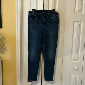 EUC Lucky Brand Skinny Jeans